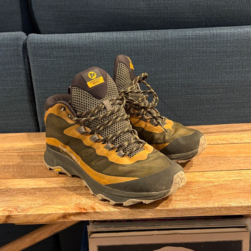 Merrell Moab Mid Goretex hiking shoe